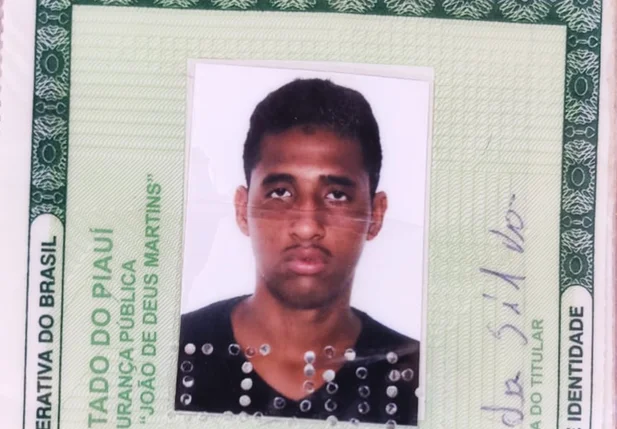 Emanuel Pereira da Silva, 19 anos