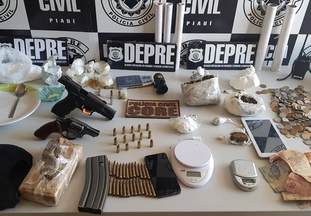 Material apreendido pela Polícia Civil