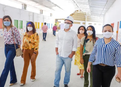 Firmino visita obra da Escola Municipal Moaci Madeira Campos