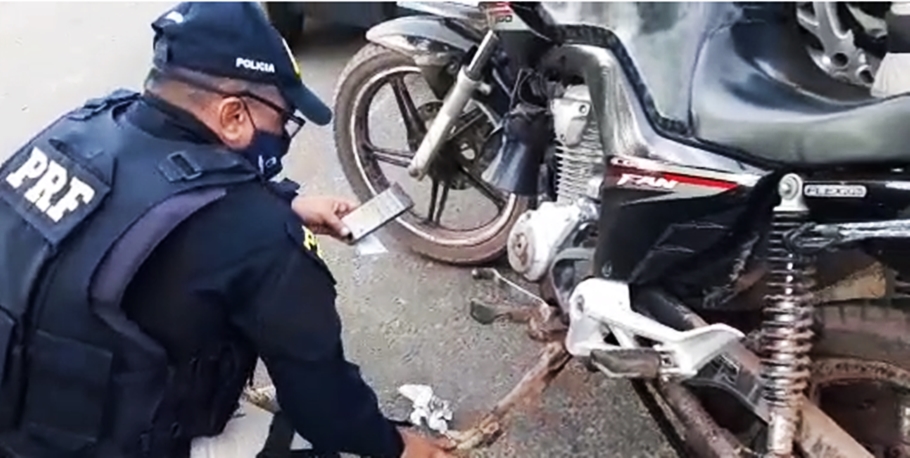 Motocicleta recuperada pela PRF