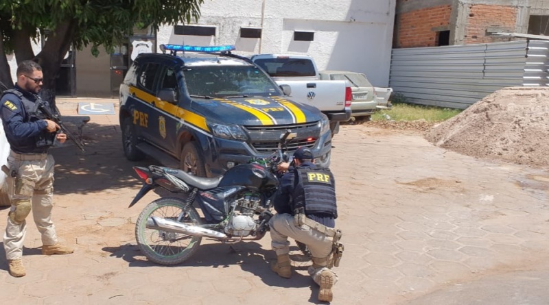 Moto apreendida em Cristino Castro