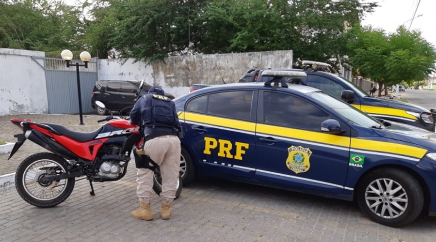 PRF apreende motocicleta clonada