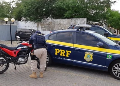 PRF apreende motocicleta clonada