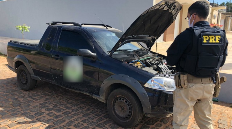 Carro apreendido com os suspeitos