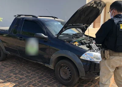 Carro apreendido com os suspeitos