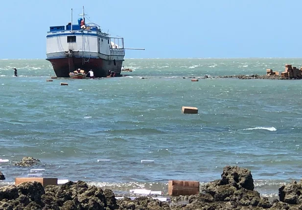 Carga de cigarros ao mar