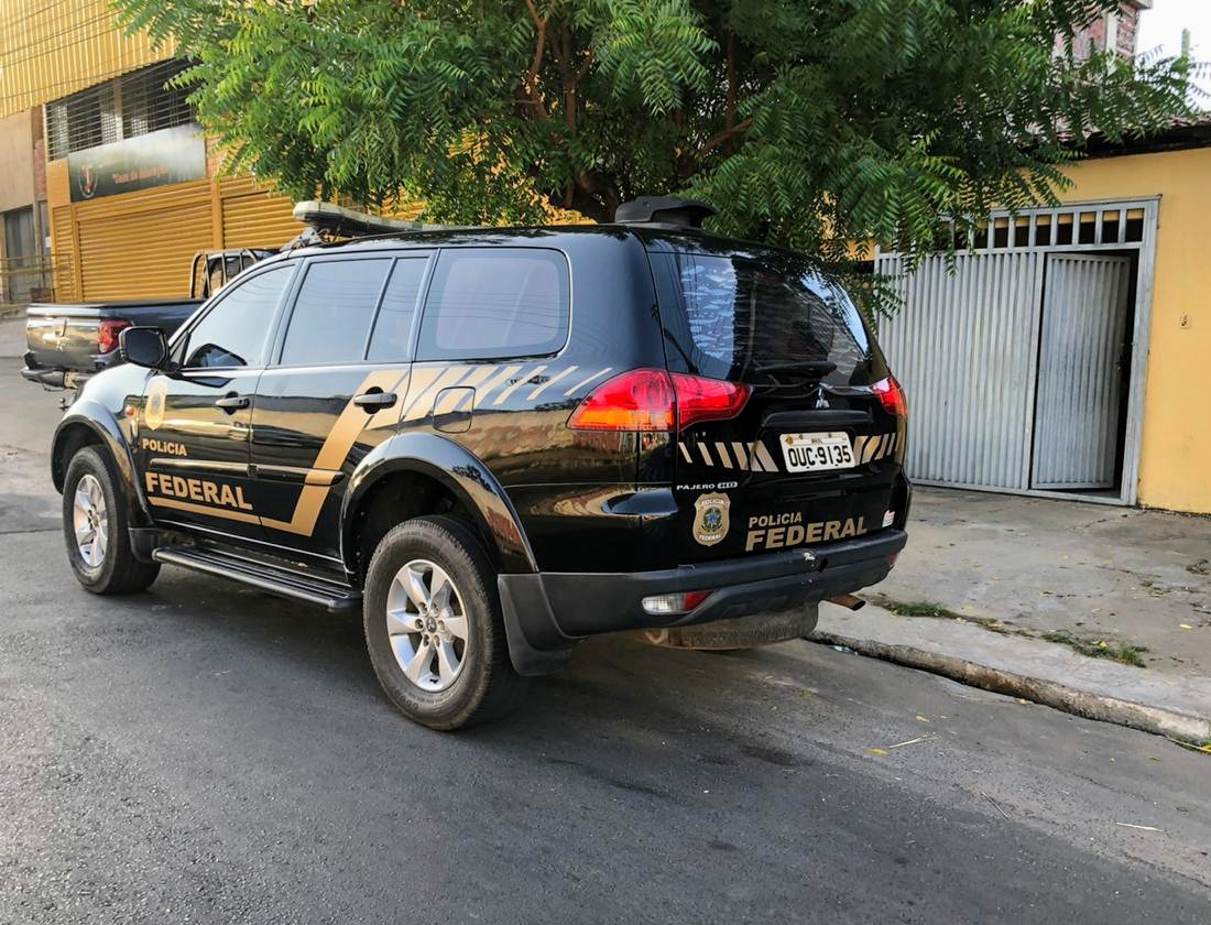 Equipes da Polícia Federal 