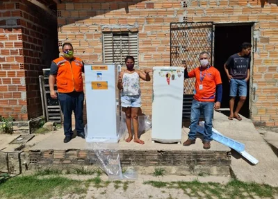 Geladeiras sendo trocadas