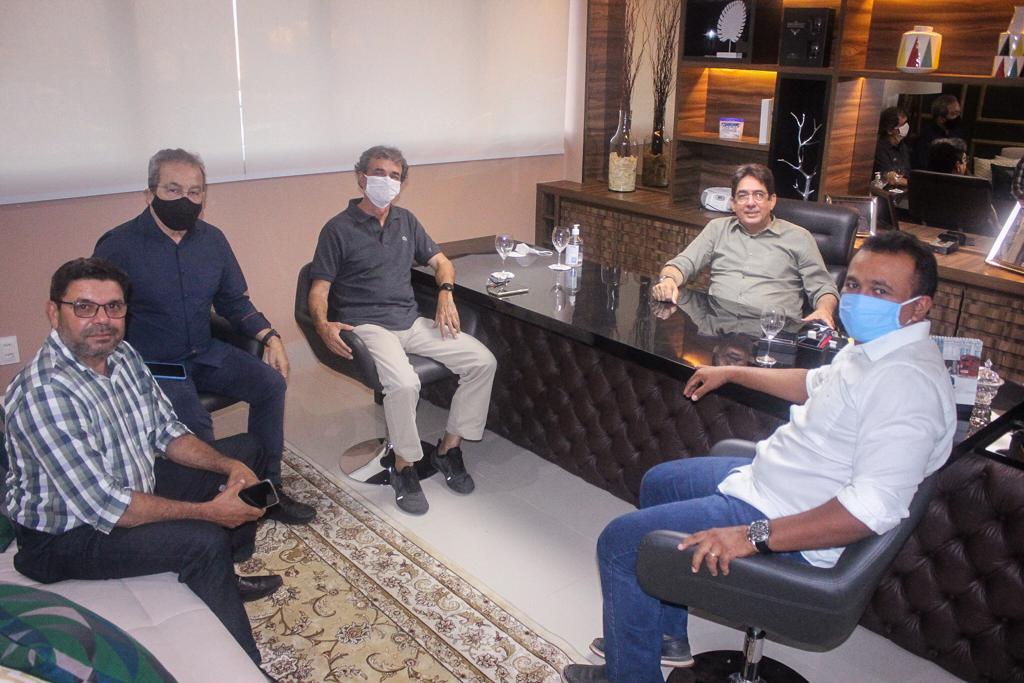 Fábio Abreu participou de reunião com representantes do Podemos e do PTB