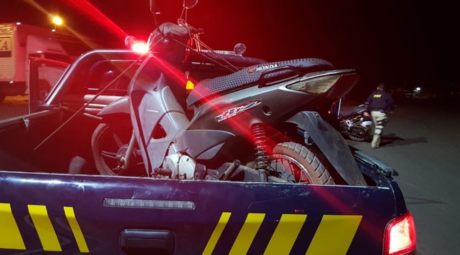 Motocicleta recuperada pela PRF em Inhuma