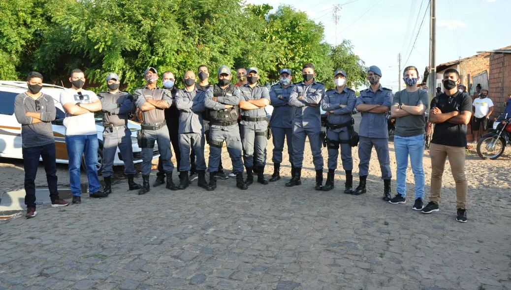 Policiais reunidos no velório do soldado Frantiaiallo Gonçalves