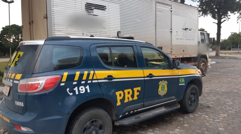 Carga de cebola é encontrada sem documentação fiscal