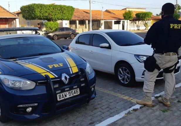 Veículo recuperado pela PRF em Parnaíba