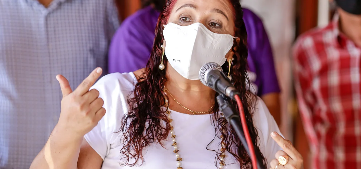 Silmara Castro 