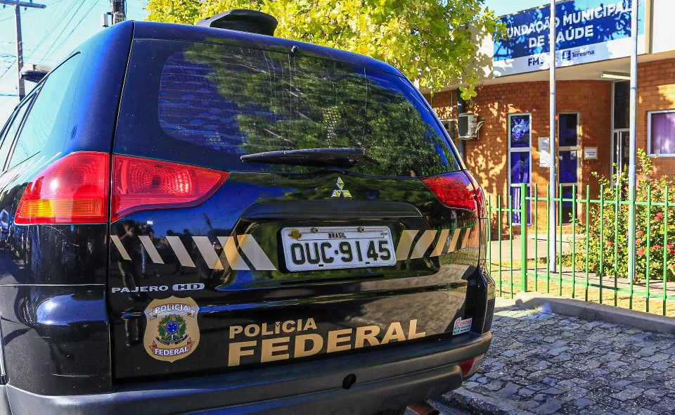 Polícia Federal cumpre mandados na FMS