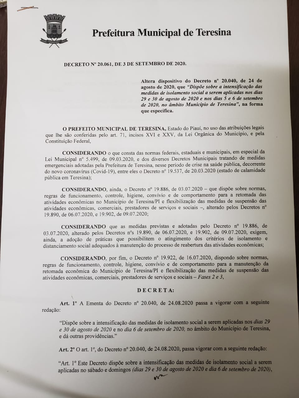 Decreto assinado pelo prefeito Firmino Filho