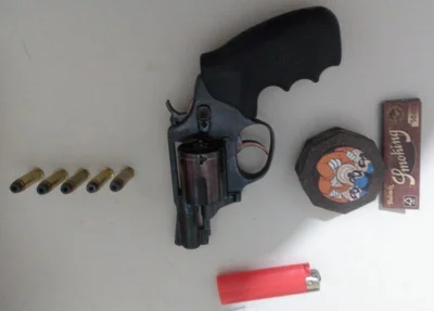 Arma e drogas apreendidas pela Polícia Militar em Picos