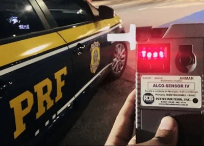 PRF realiza teste de alcoolemia em condutor