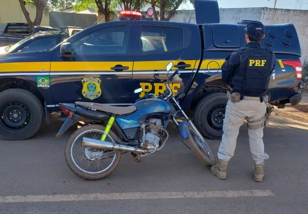 Motocicleta apreendida pela PRF
