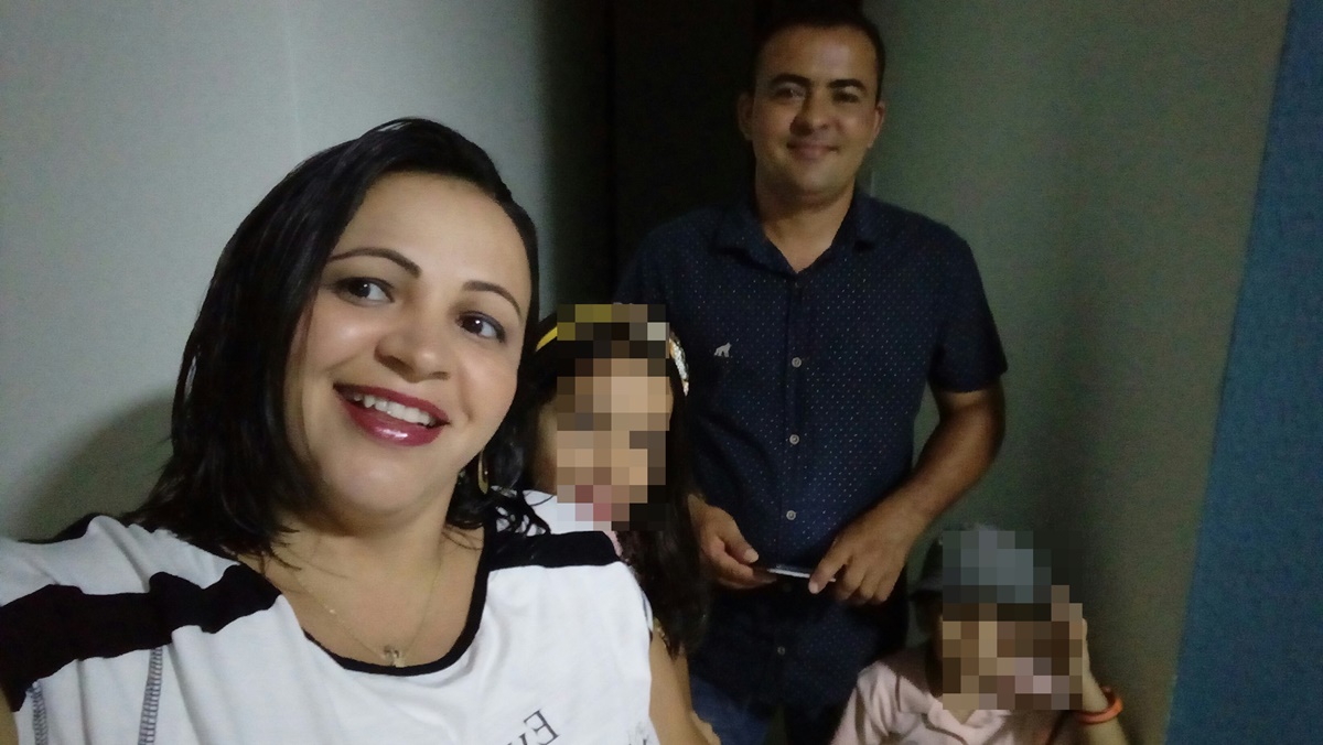 Alzerina e Kelson com os filhos