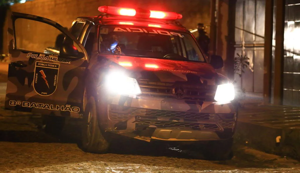 Viatura do 8º Batalhão da Polícia Militar