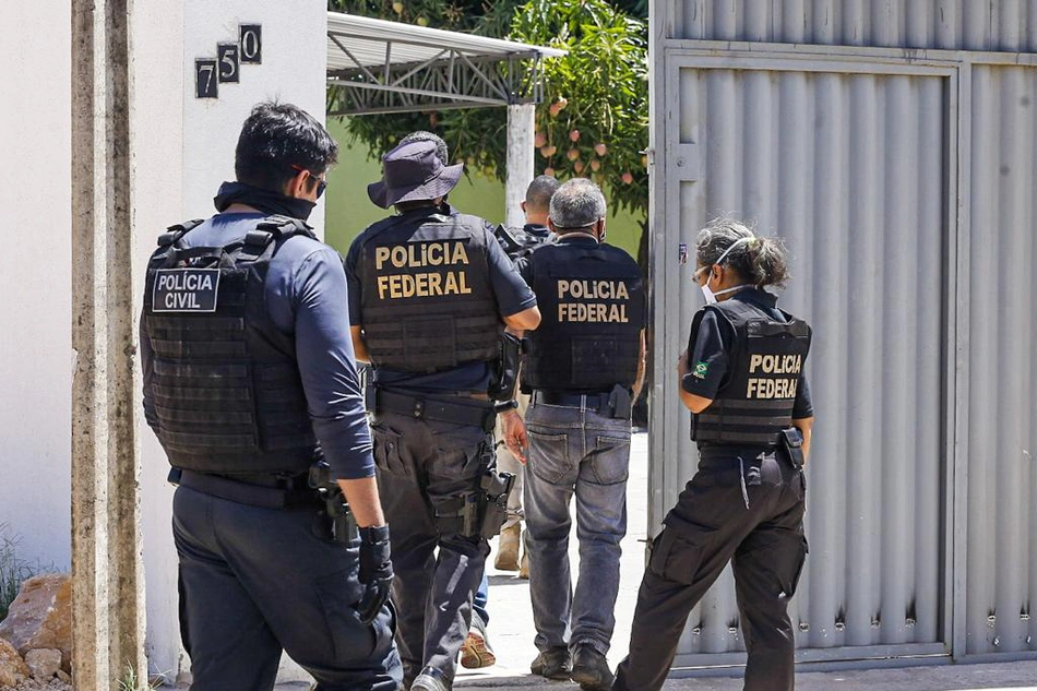 Equipes da PF, Gaeco e Denarc fazem buscas na Operação Integração