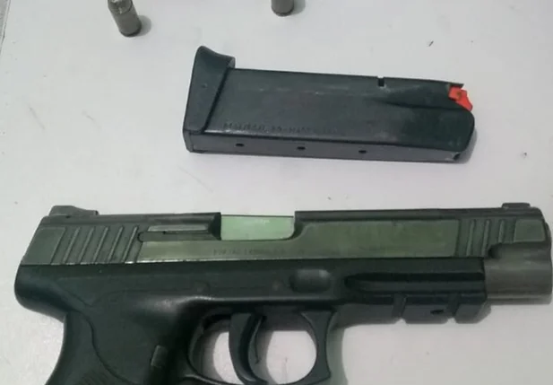 Arma apreendida pelos policiais do 6° BPM