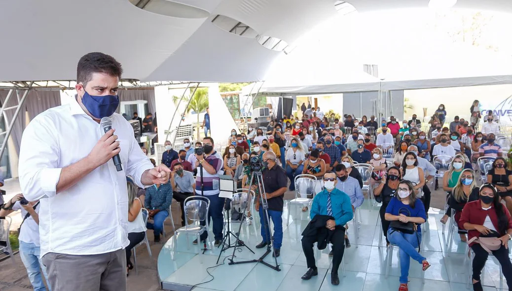 Luís André discursa em convenção do PSL