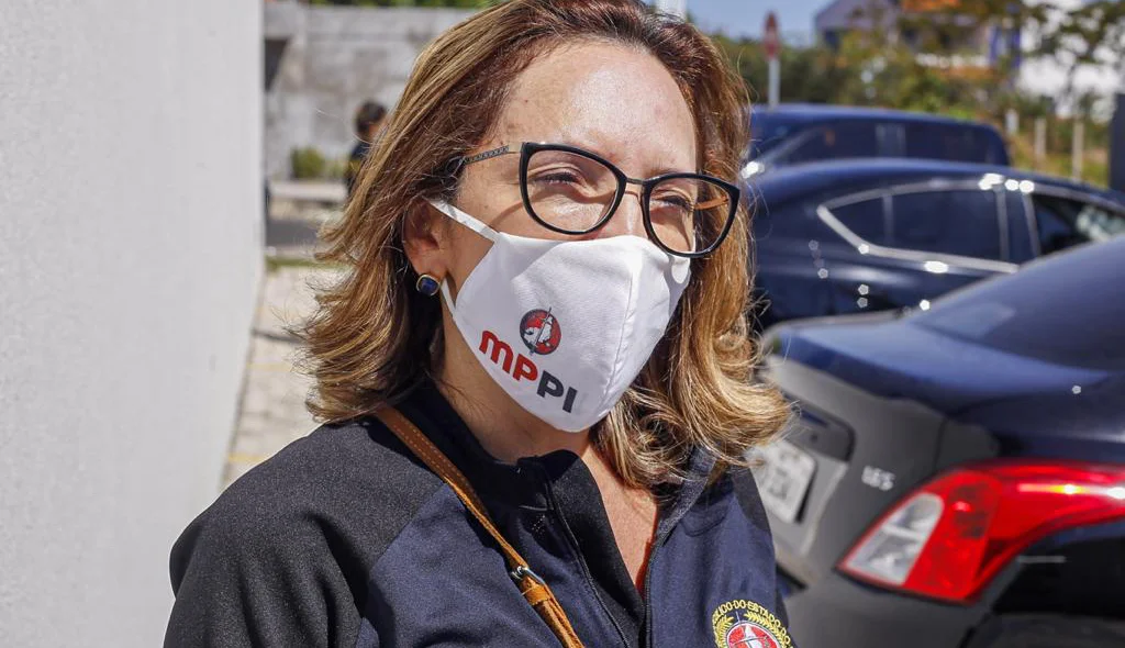 Promotora Débora Aguiar
