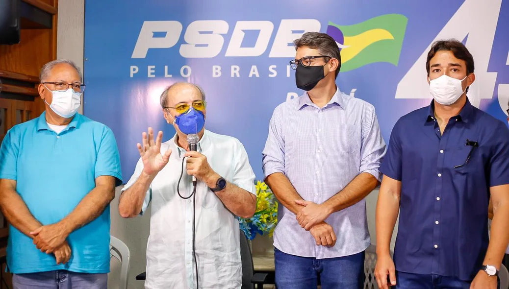 Sílvio Mendes discursa em evento do PSDB