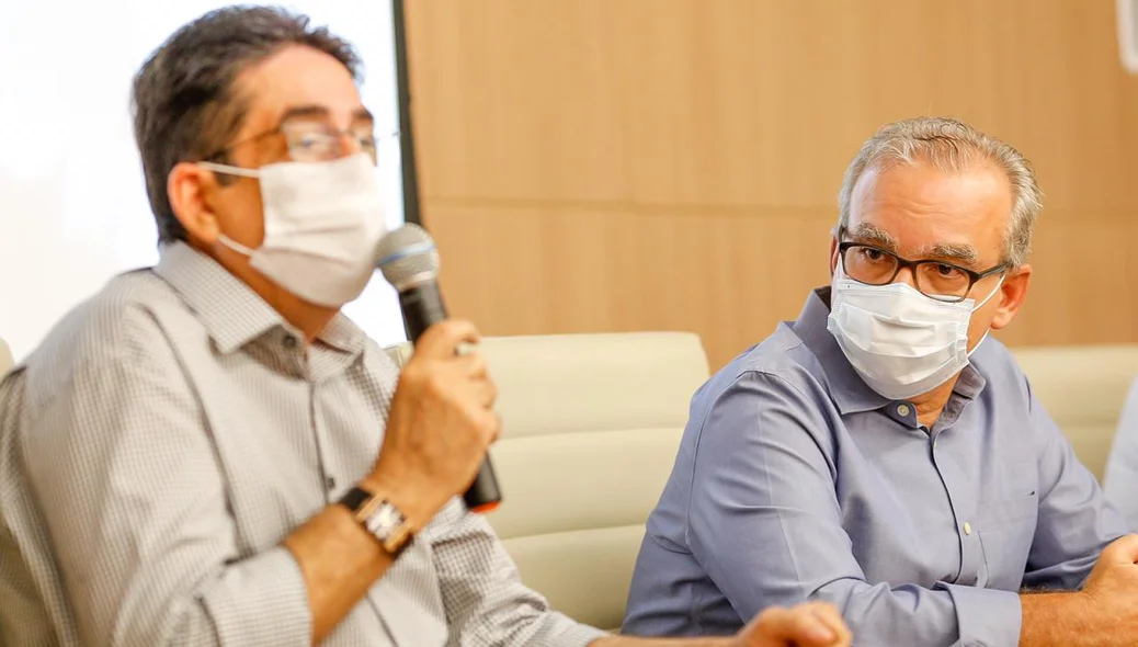 Arthur Feitosa ao lado do prefeito Firmino Filho