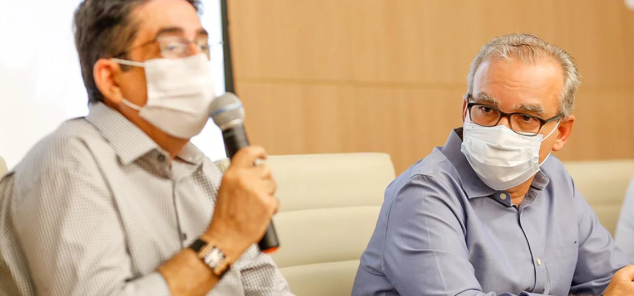 Arthur Feitosa ao lado do prefeito Firmino Filho