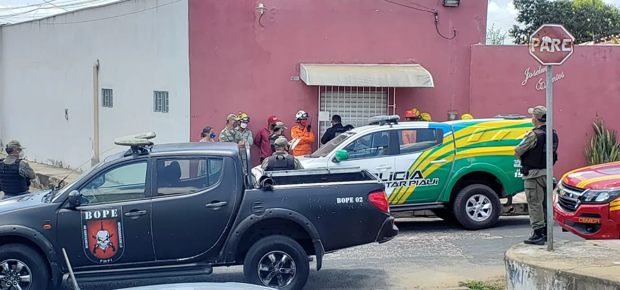 Equipes neste momento tentando negociar