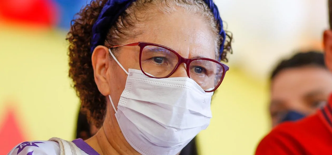 Vice-governadora Regina Sousa