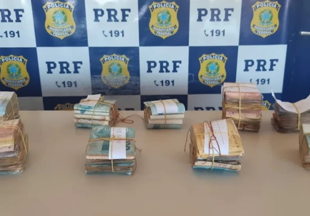 Quantia de quase 50 mil reais apreendida pela PRF