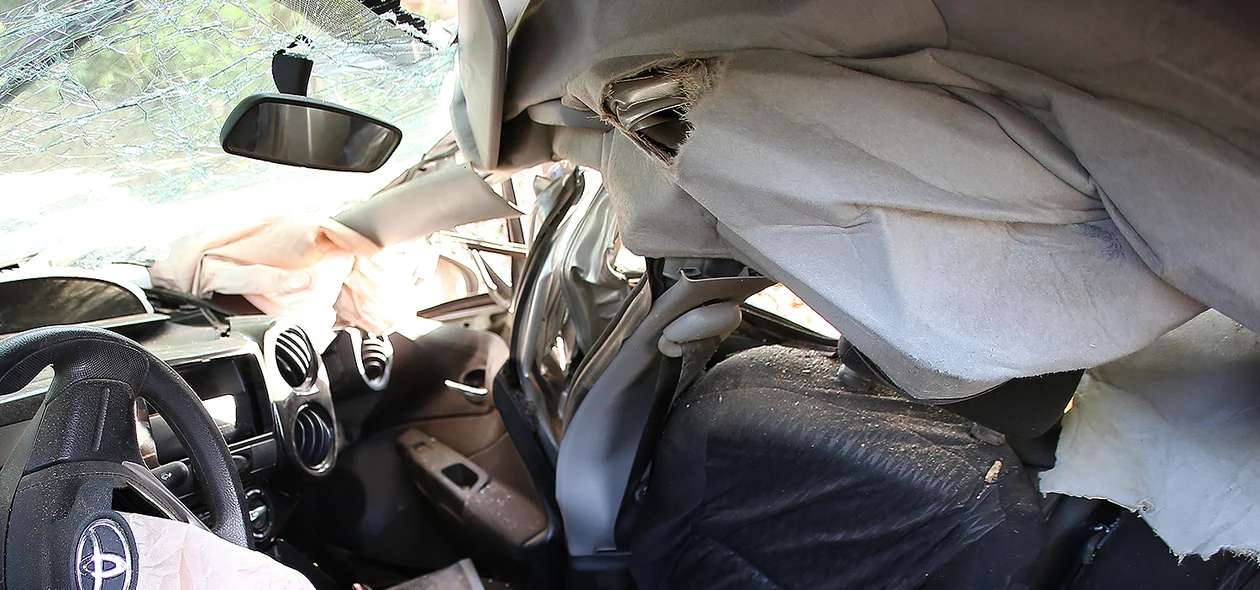 O carro ficou destruído 
