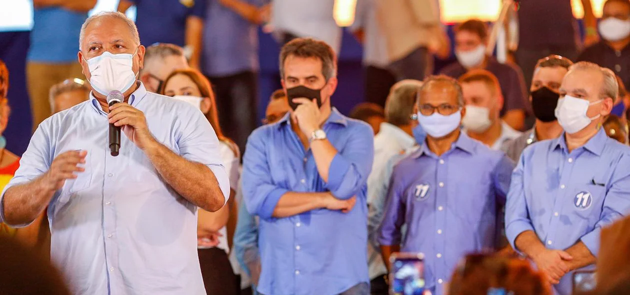 Políticos na convenção do Progressistas