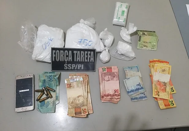 Cocaína e dinheiro apreendido pela Força Tarefa