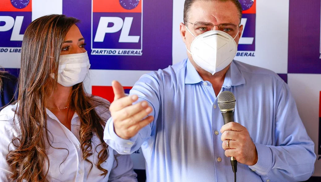 Diana Carvalho ao lado de Gessivaldo Isaías