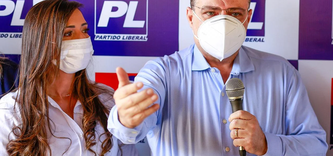 Diana Carvalho ao lado de Gessivaldo Isaías