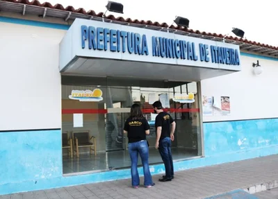 Gaeco na sede da Prefeitura de Itaueira