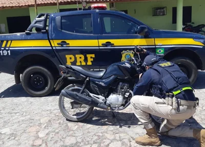 PRF-PI apreende motocicleta com identificação adulterada