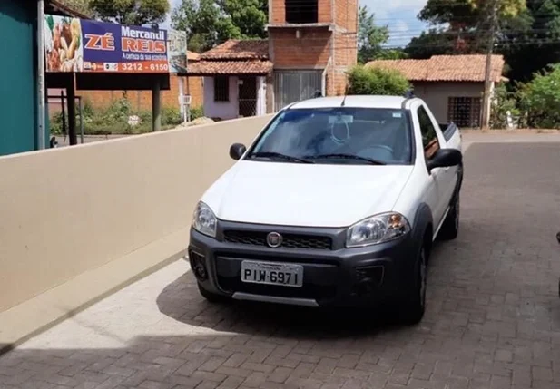 Veículo roubado durante o assalto à empresa no bairro Buenos Aires em Teresina