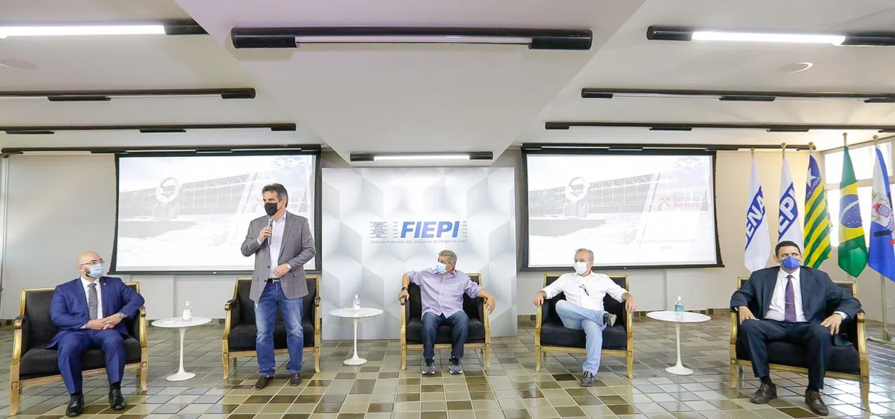 Senador Ciro Nogueira discursa em evento da Fiepi