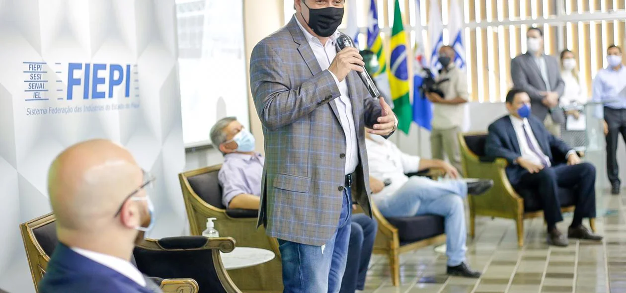 Senador Ciro Nogueira durante evento da Fiepi