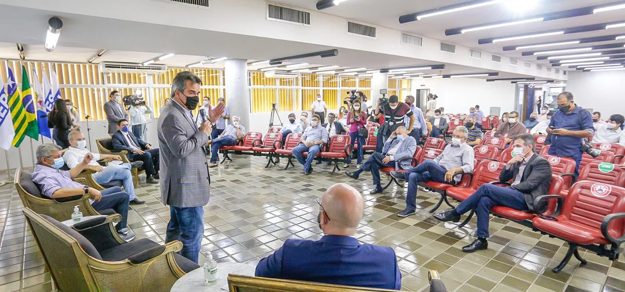 Zé Filho em evento da Fiepi