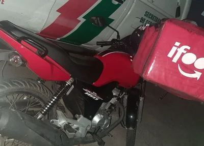 Motocicleta apreendida pelos policiais