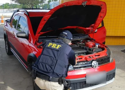 Carro apreendido pela PRF