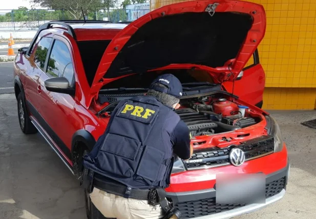 Carro apreendido pela PRF