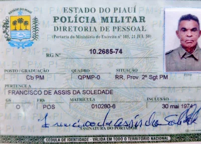 Carteira de identidade do policial militar aposentado